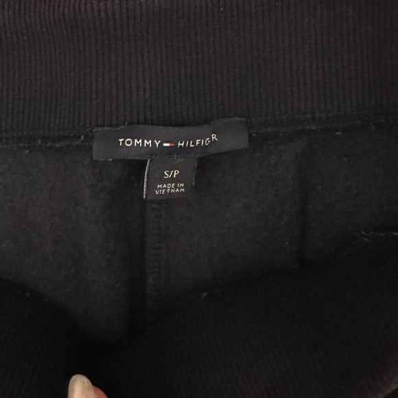 Kids Tommy Hilfiger sweat pants | size small | perfect condition - Picture 2 of 3